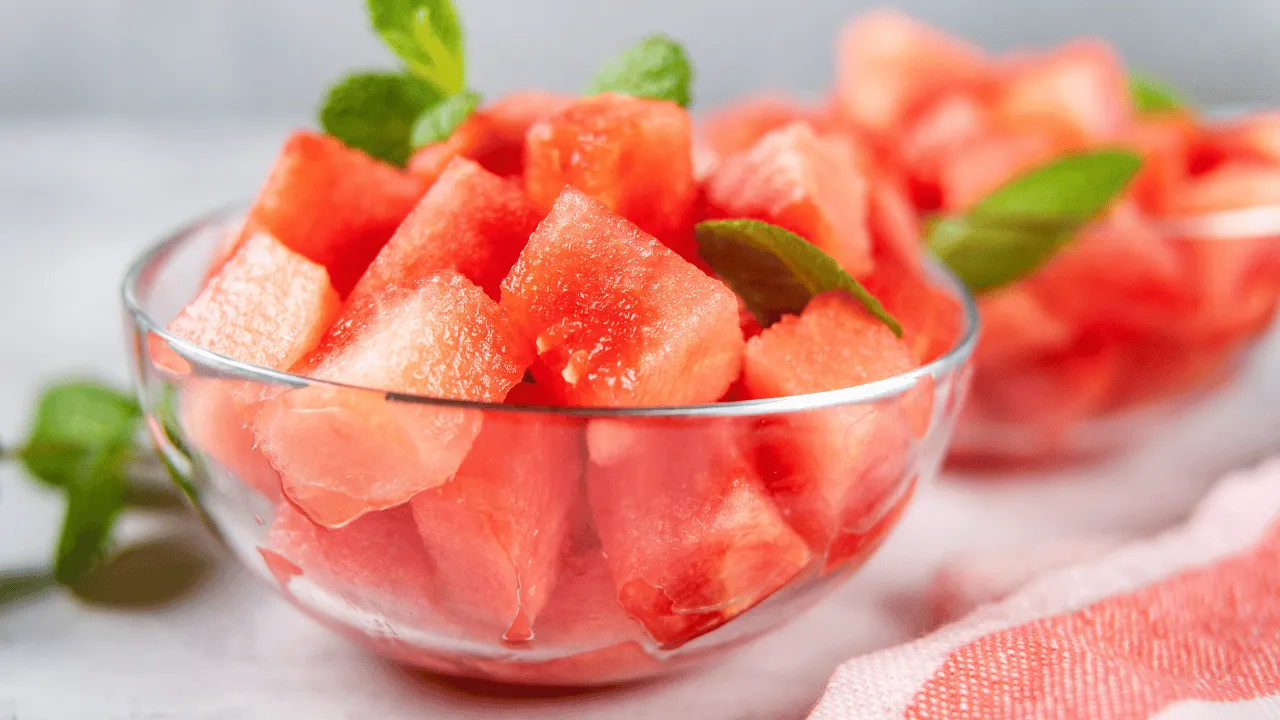 Fruit Infused Ice Cubes Perfect for Summer Drinks 2 Fruit infused ice cubes