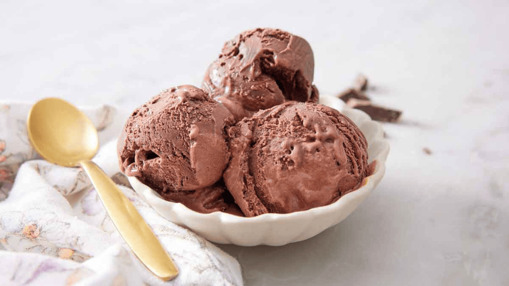 chocolate ice cream mixing process