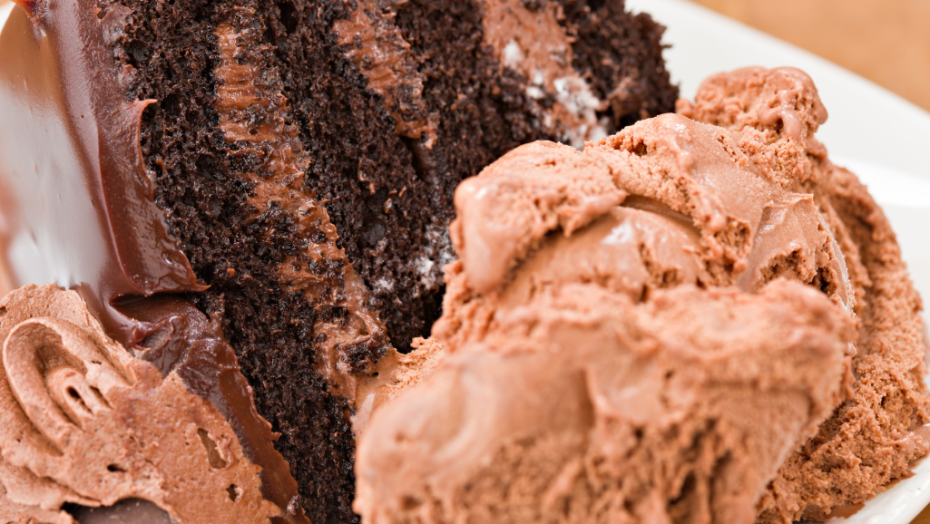 Generate an image of WW Giant Chocolate Fudge ice cream bars